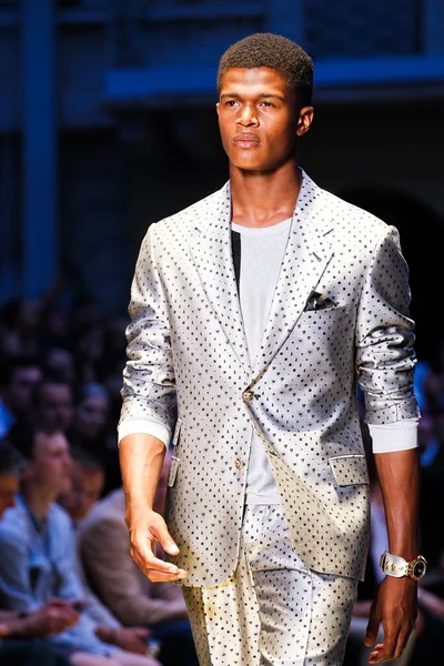 Look 62